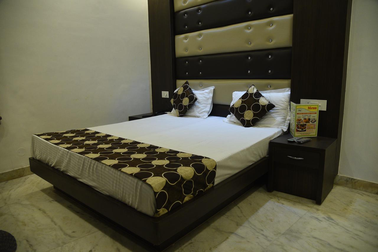 Heritage Inn New Delhi Bagian luar foto